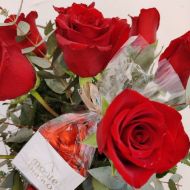 Imagem de rosas e chocolate